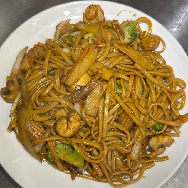Vegetable Lo Mein.