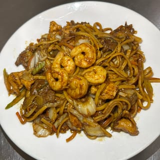 House Lo Mein (Chicken, Beef & Shrimp)